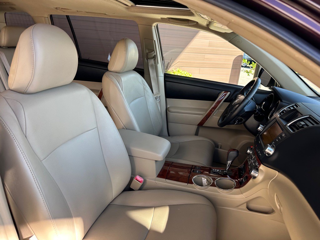2011 Toyota Highlander Image 18