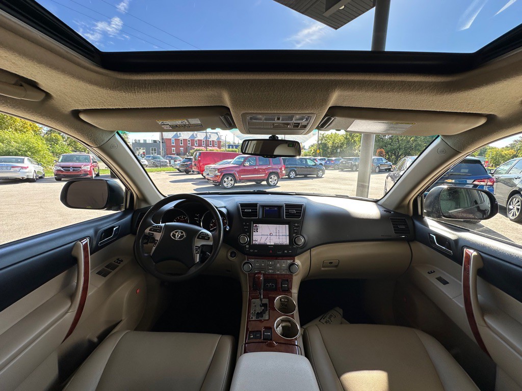 2011 Toyota Highlander Image 19