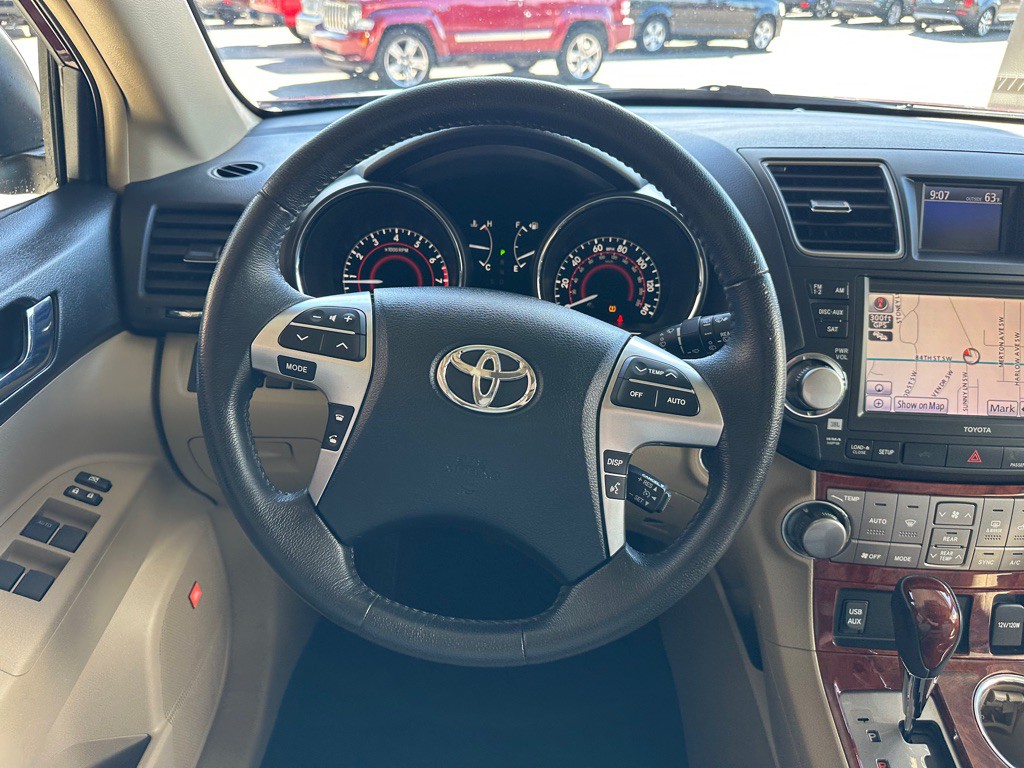 2011 Toyota Highlander Image 20