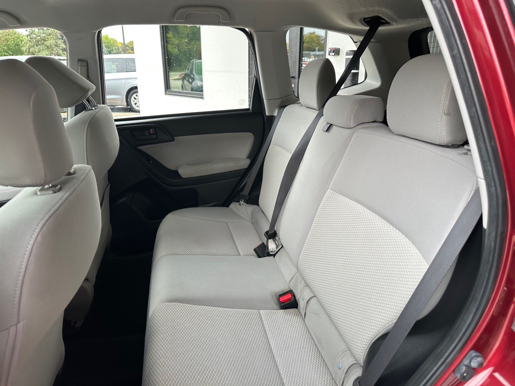 2015 Subaru Forester Image 12