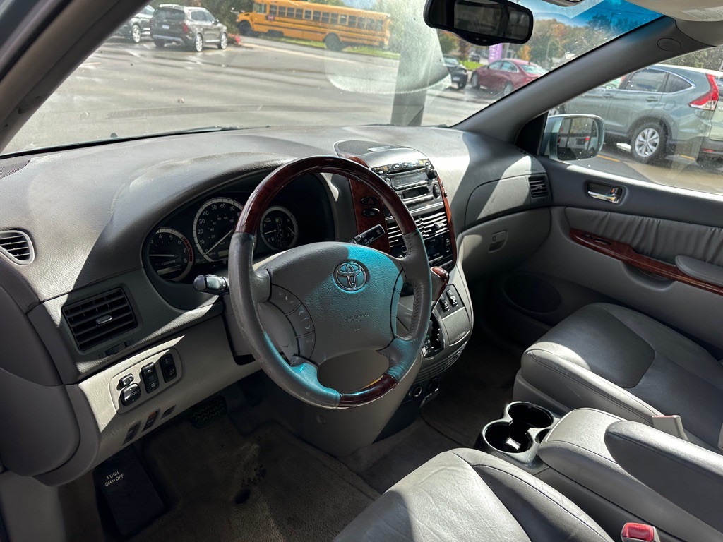 2005 Toyota Sienna Image 7