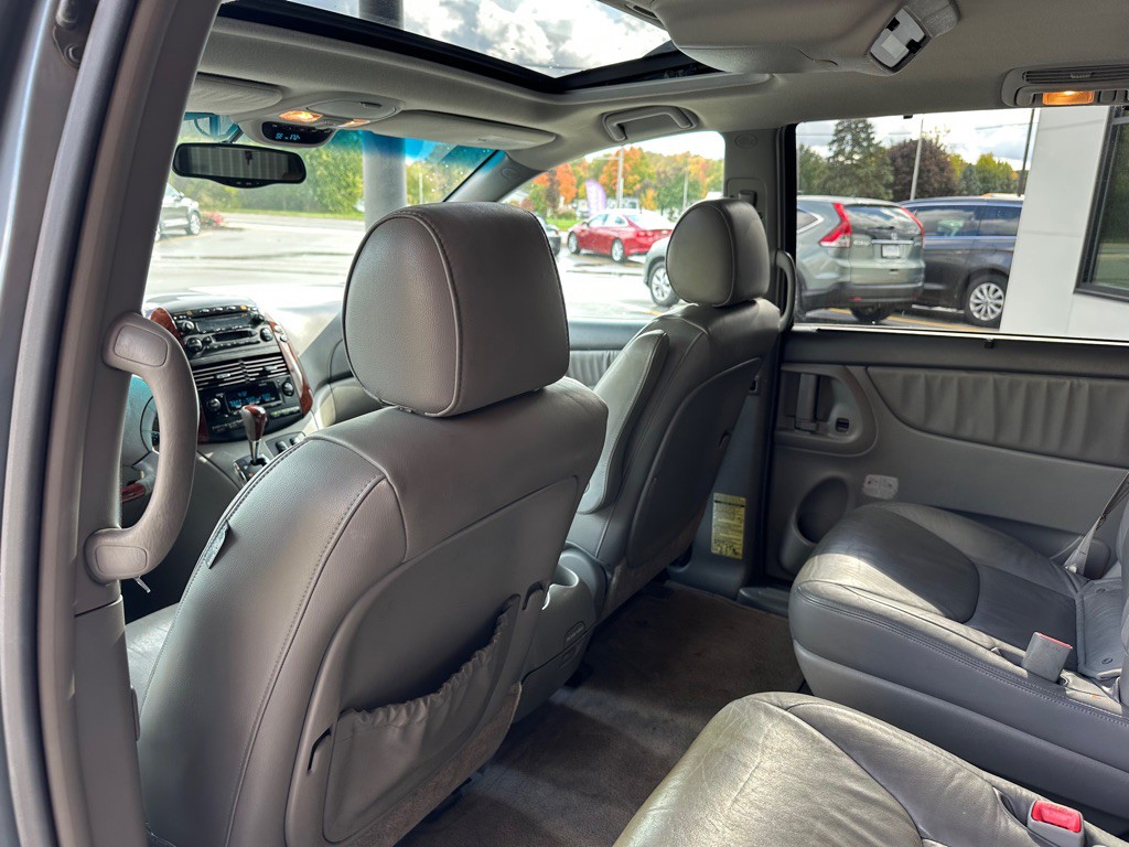 2005 Toyota Sienna Image 9