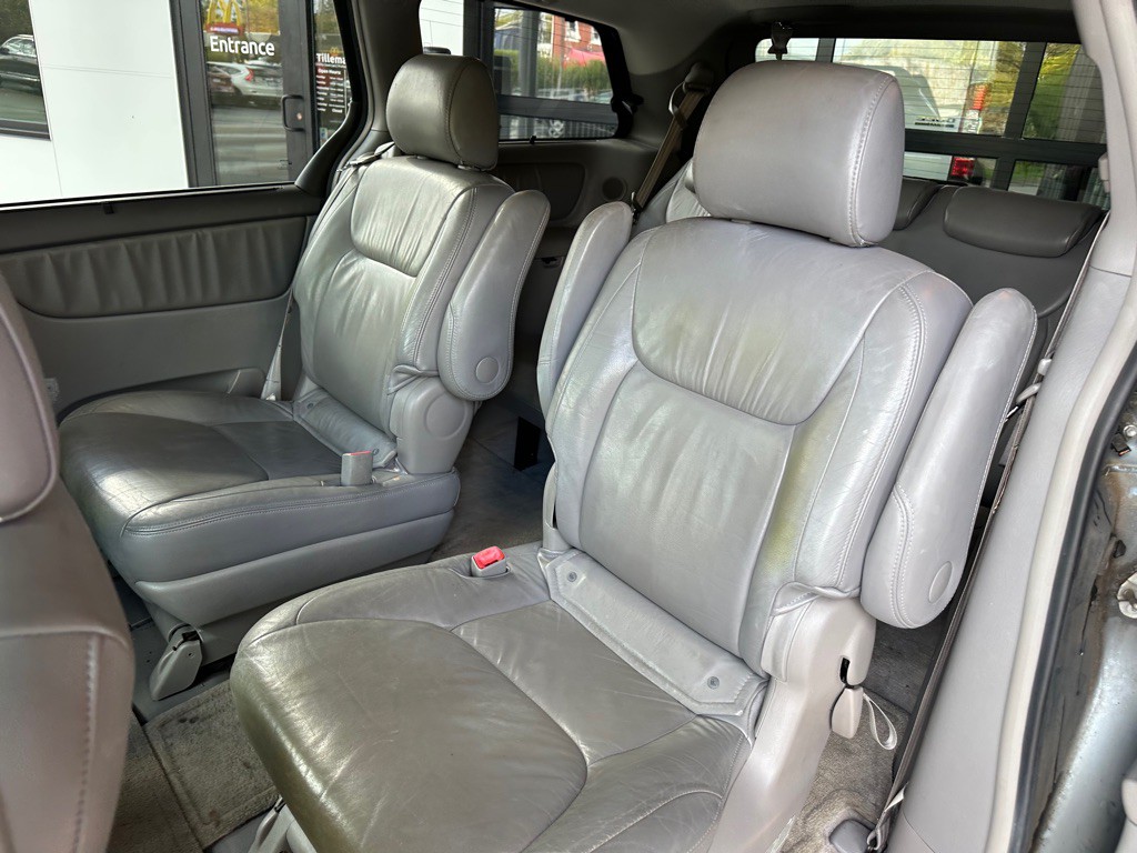 2005 Toyota Sienna Image 10