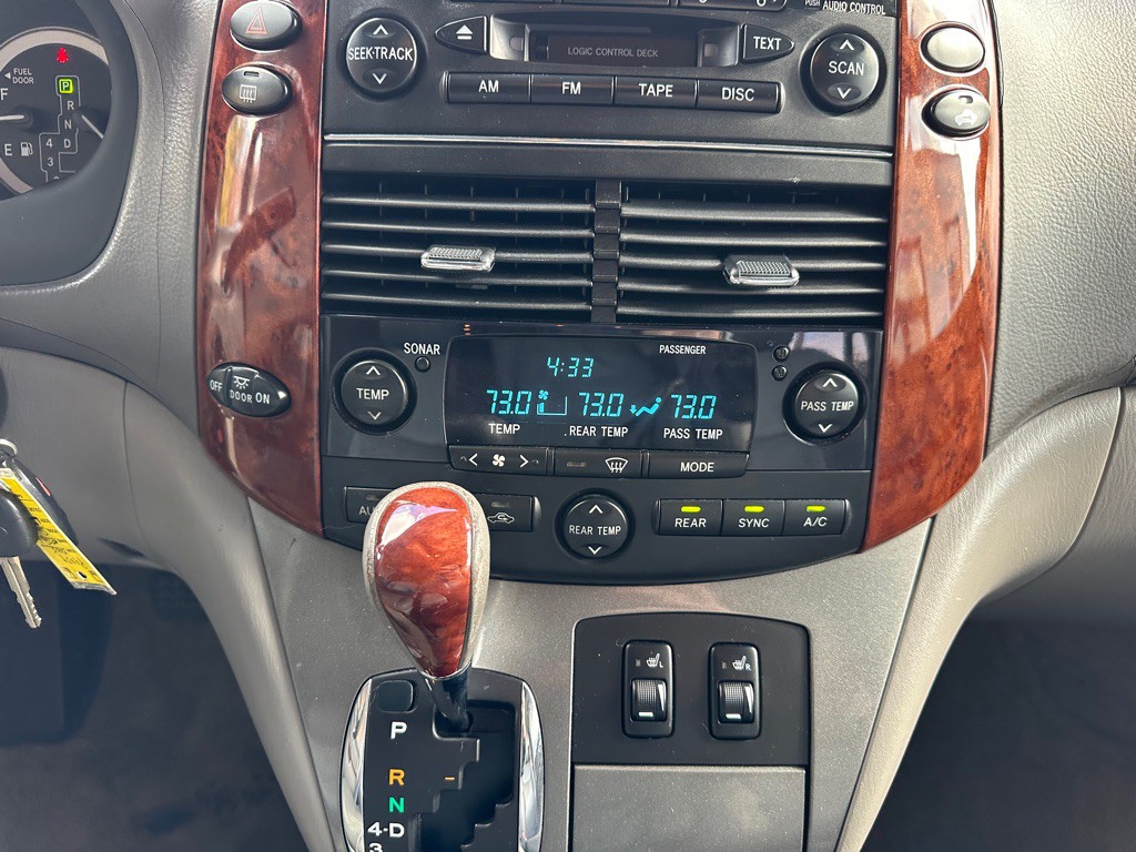 2005 Toyota Sienna Image 25