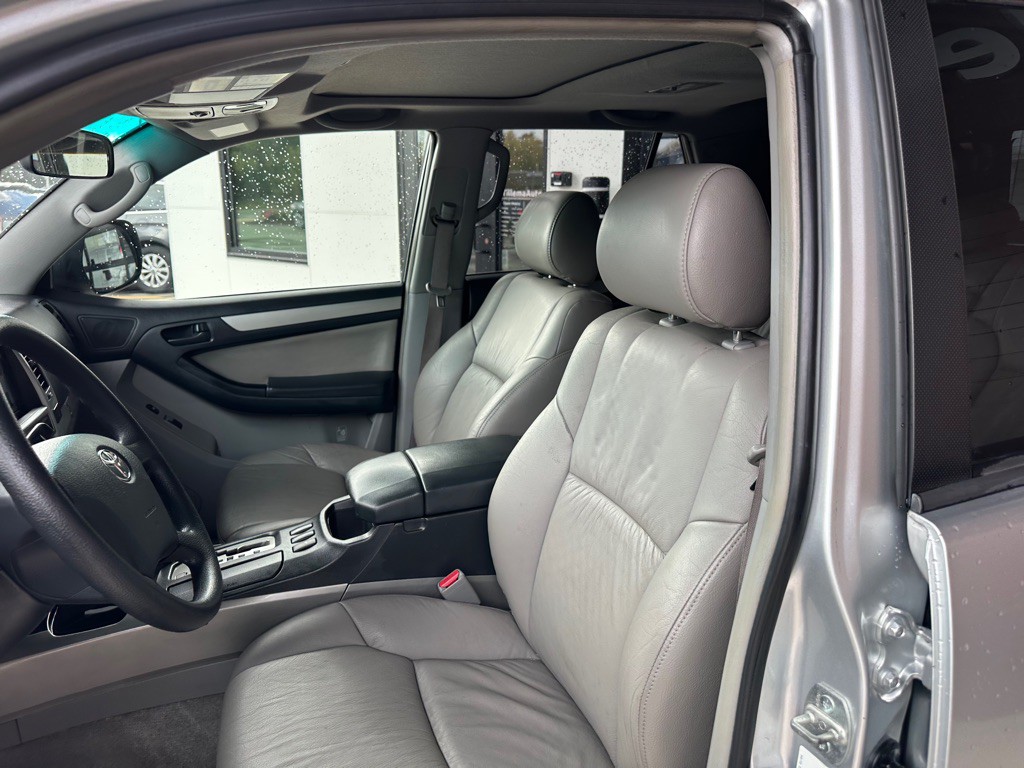 2004 Toyota 4Runner Image 10