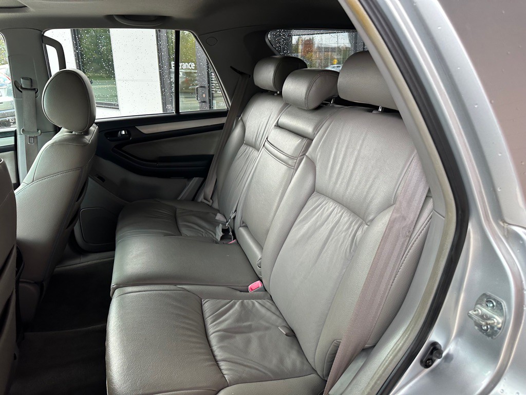 2004 Toyota 4Runner Image 12