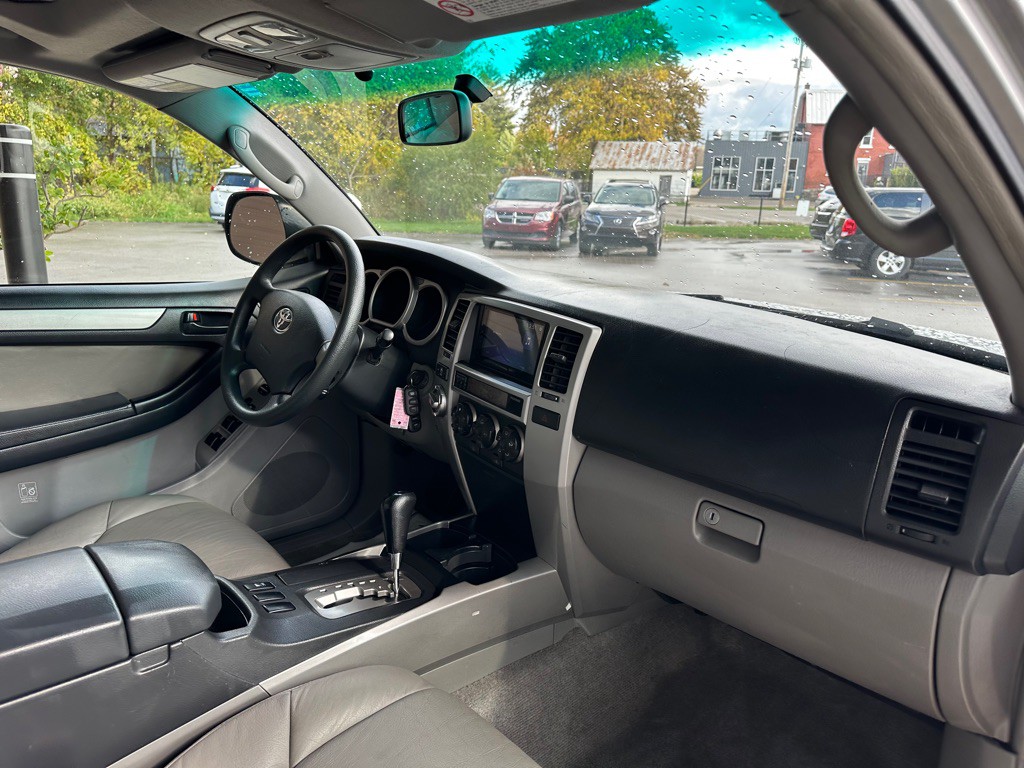 2004 Toyota 4Runner Image 16