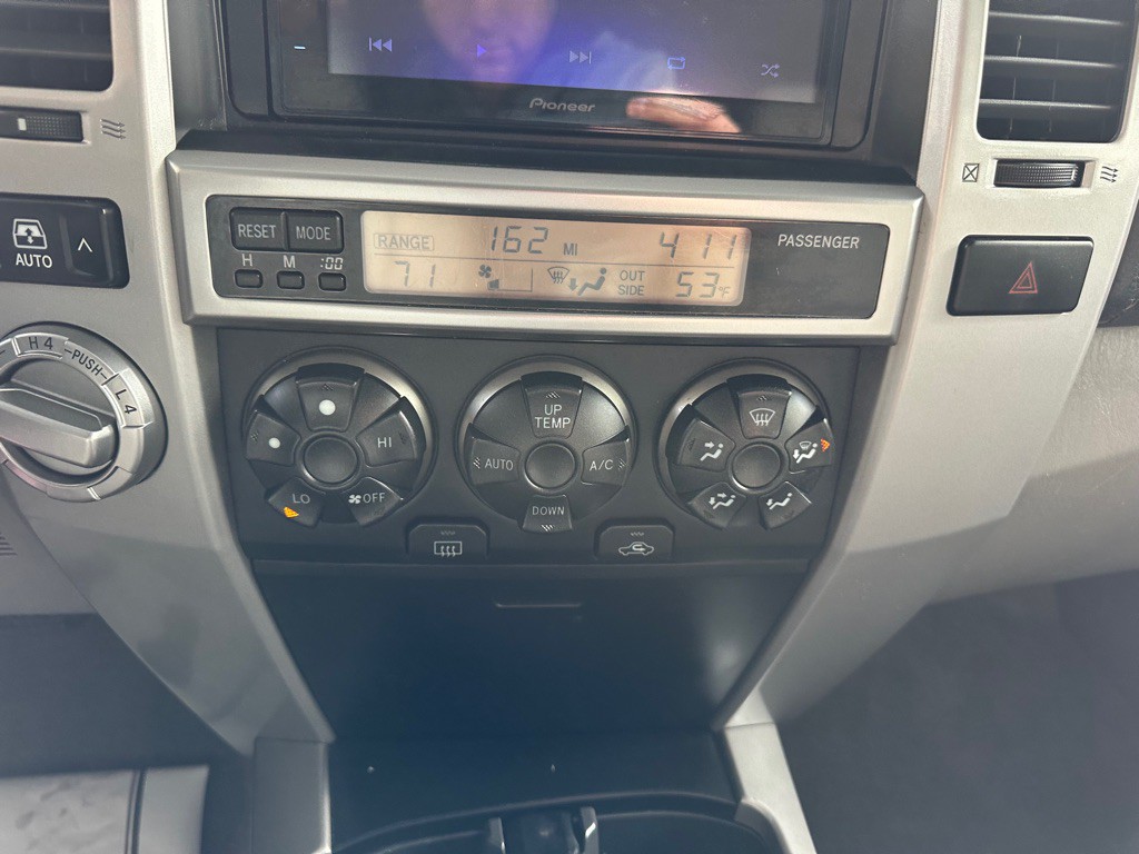 2004 Toyota 4Runner Image 23