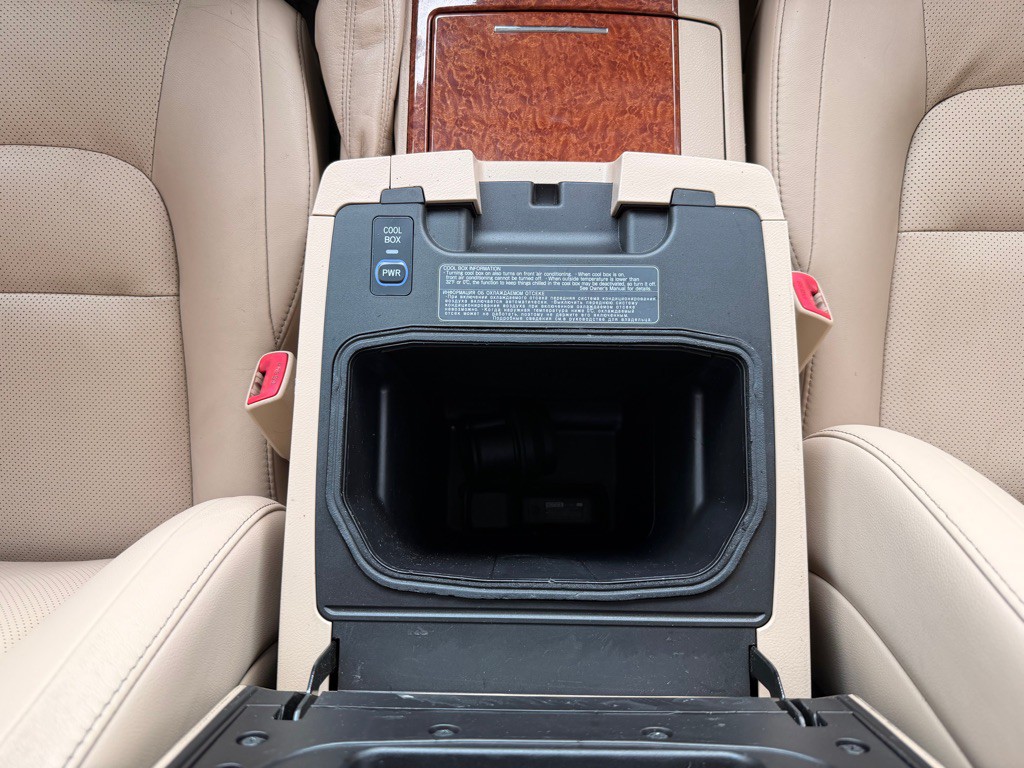 2015 Toyota Land Cruiser Image 31