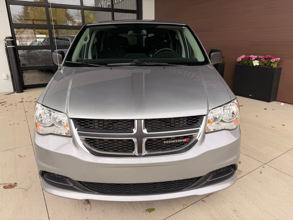 2018 Dodge Grand Caravan Image 2