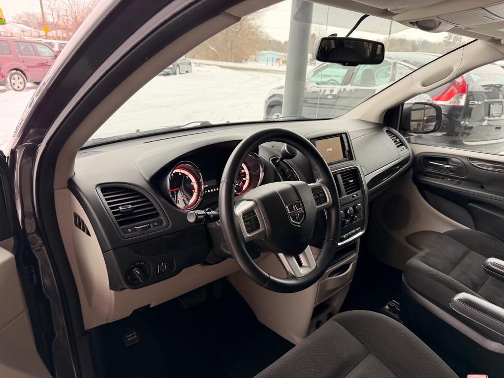 2017 Dodge Grand Caravan Image 9