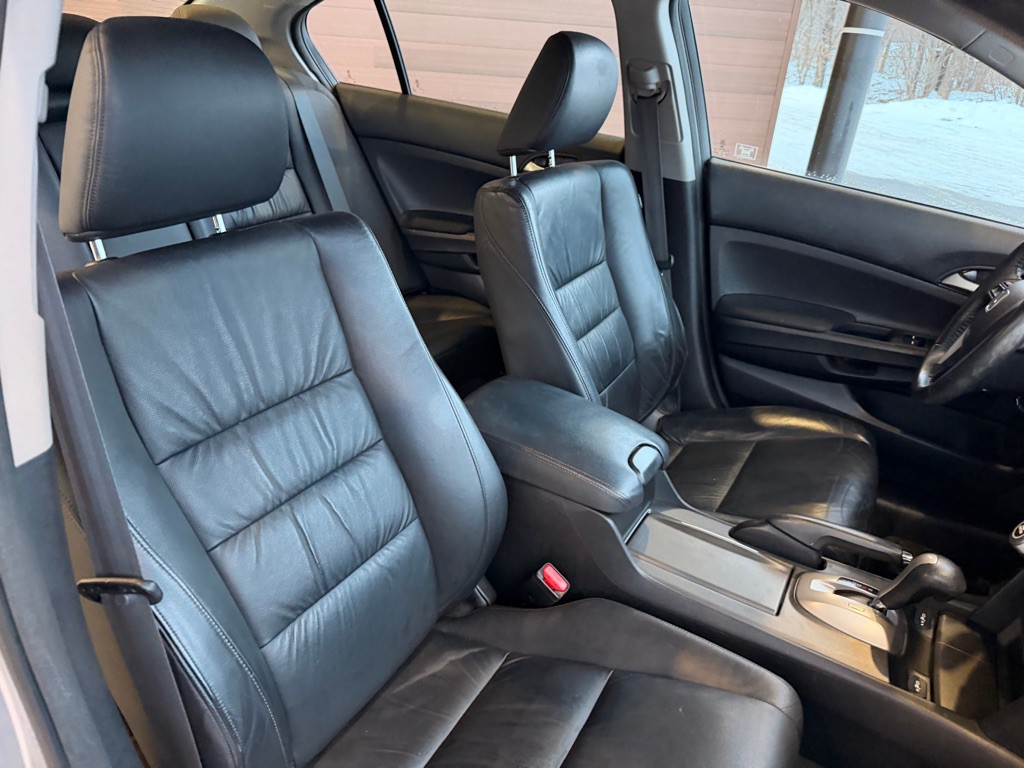 2012 Honda Accord Image 16