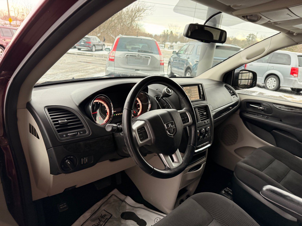 2017 Dodge Grand Caravan Image 9