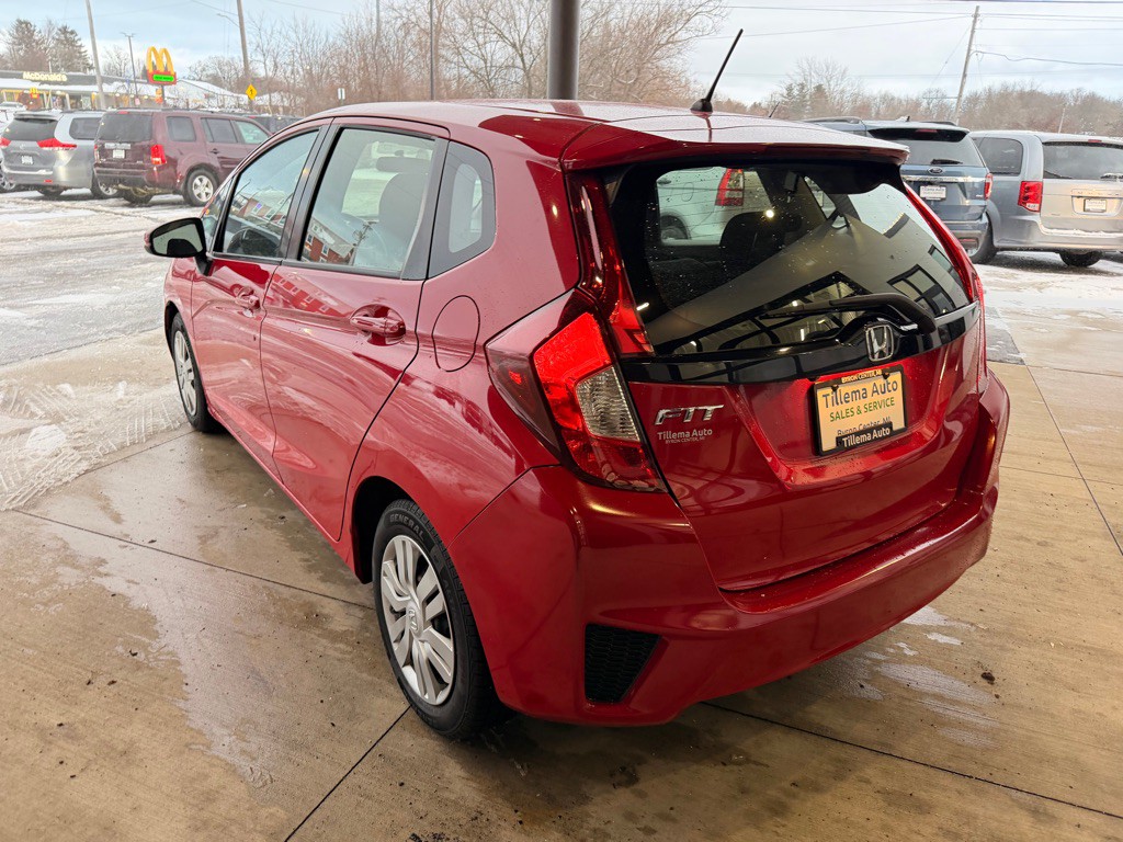2016 Honda Fit Image 5