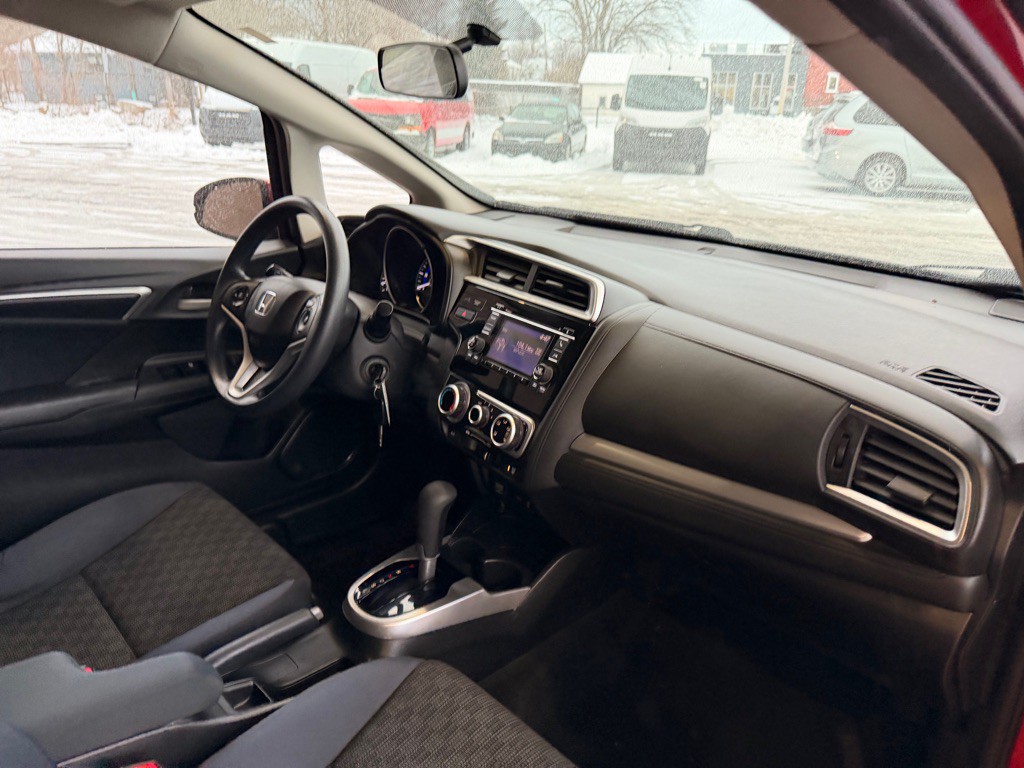 2016 Honda Fit Image 16