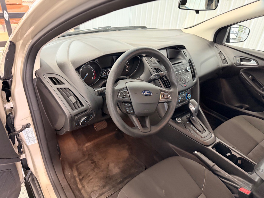 2017 Ford Focus Image 9