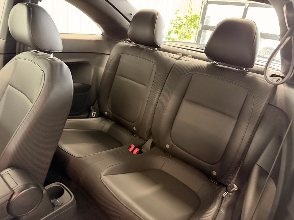 2018 Volkswagen Beetle Image 11