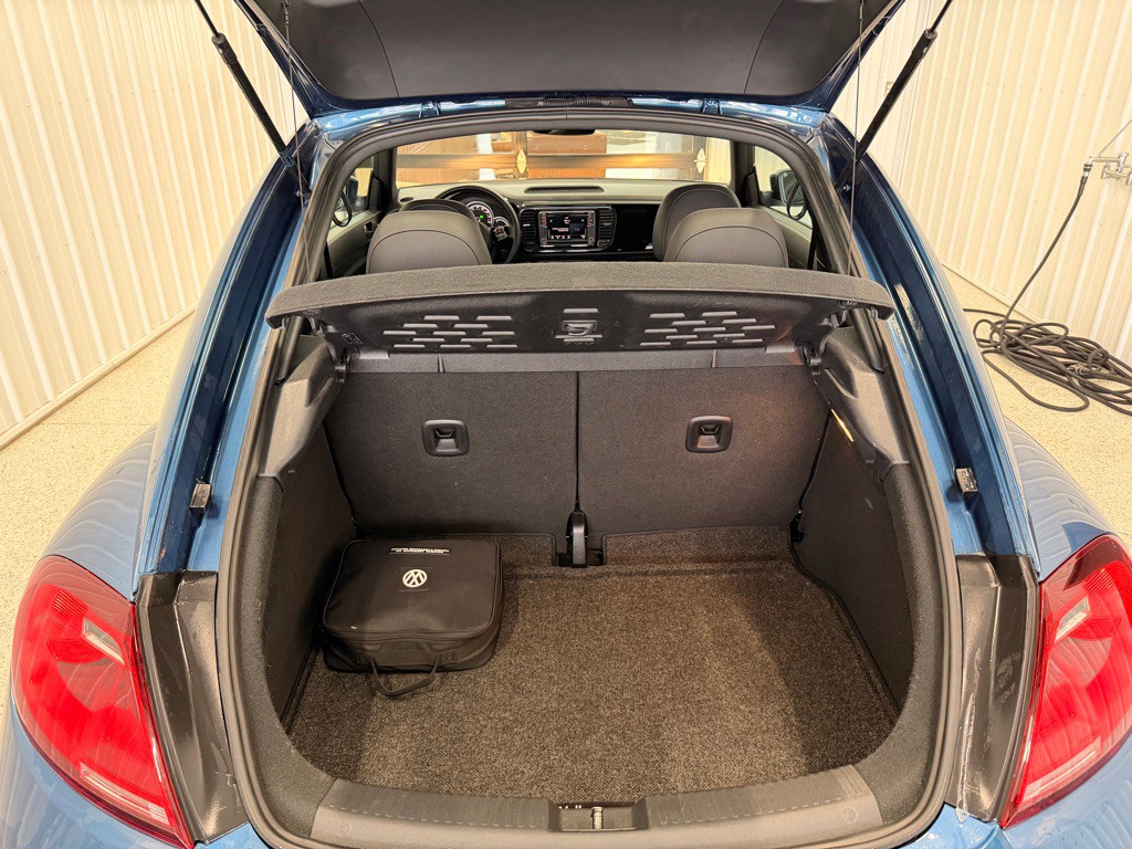2018 Volkswagen Beetle Image 12