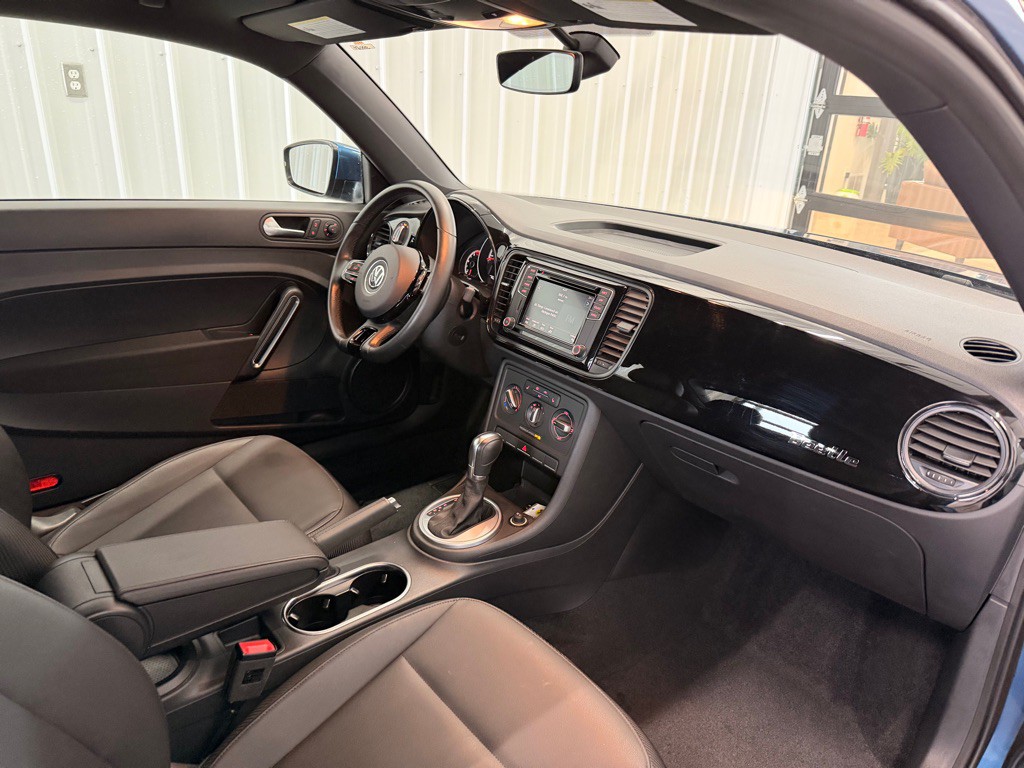 2018 Volkswagen Beetle Image 13