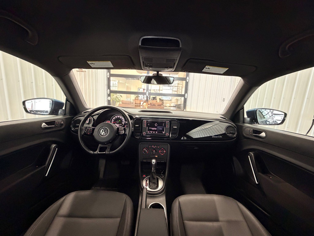 2018 Volkswagen Beetle Image 16