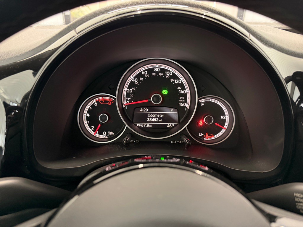 2018 Volkswagen Beetle Image 20