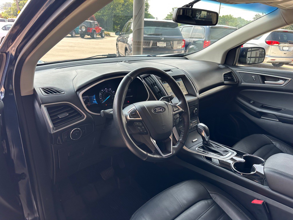 2017 Ford Edge Image 9