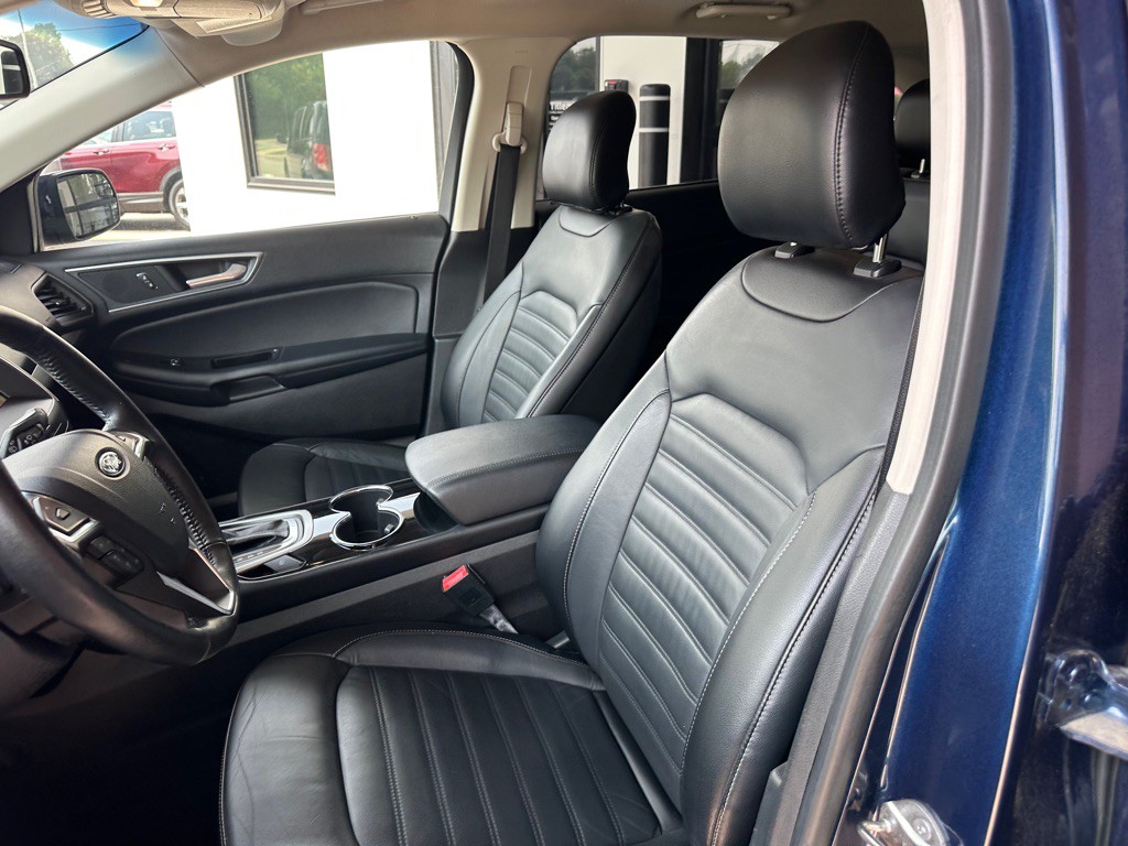 2017 Ford Edge Image 10