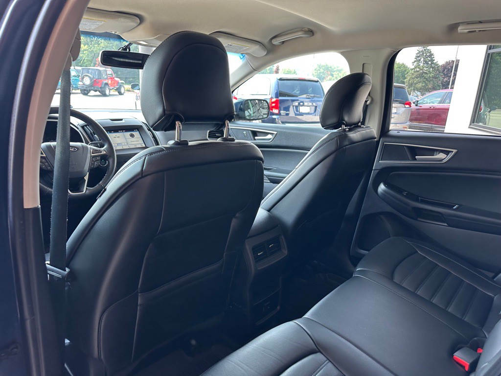2017 Ford Edge Image 11