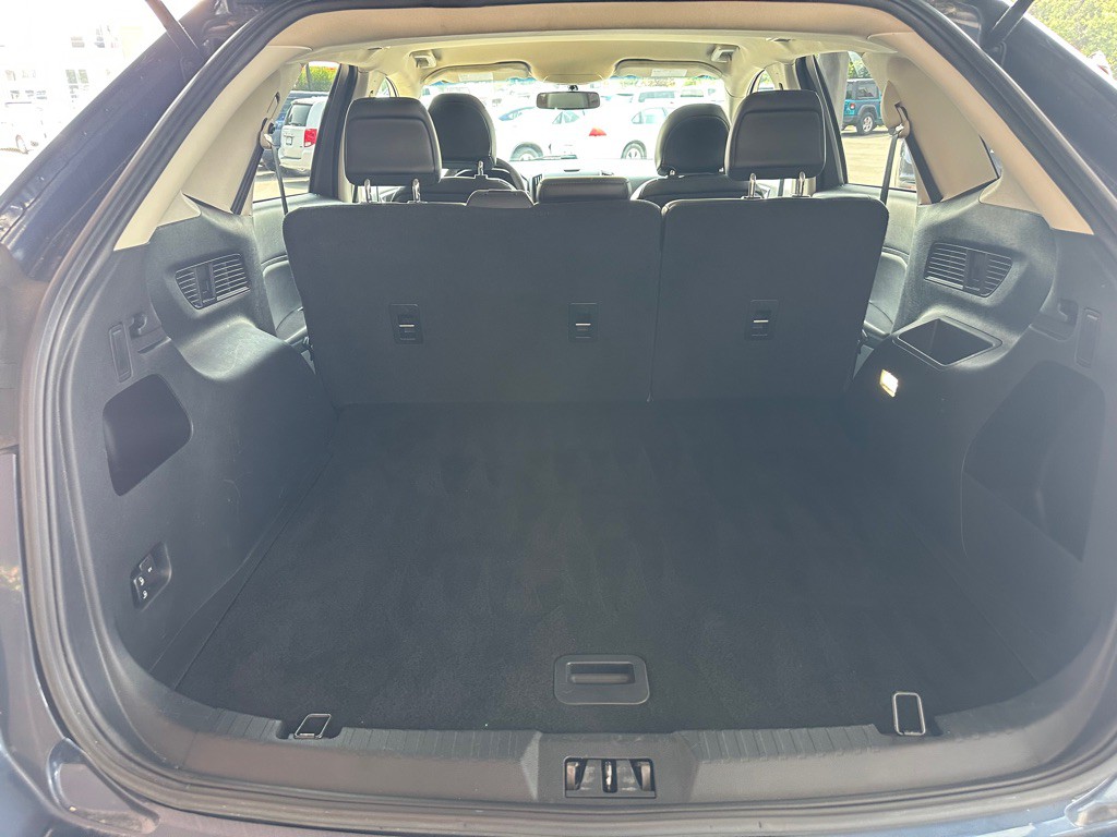 2017 Ford Edge Image 13