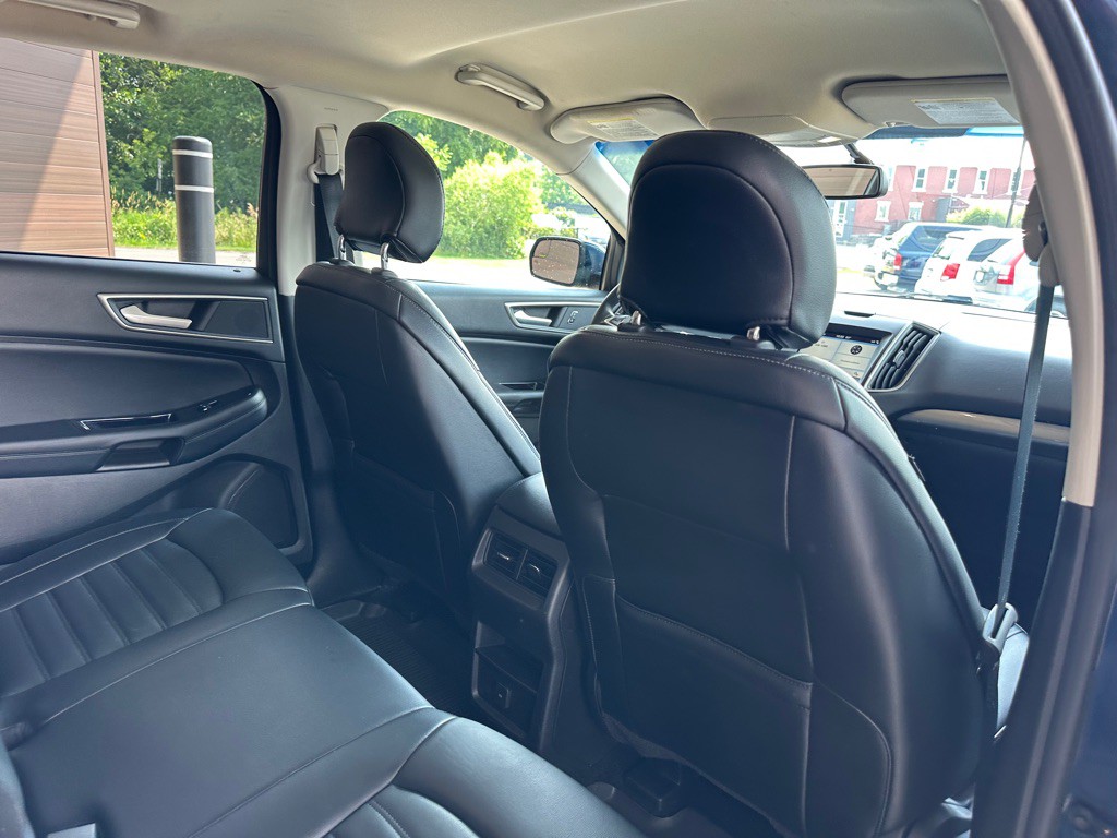 2017 Ford Edge Image 14