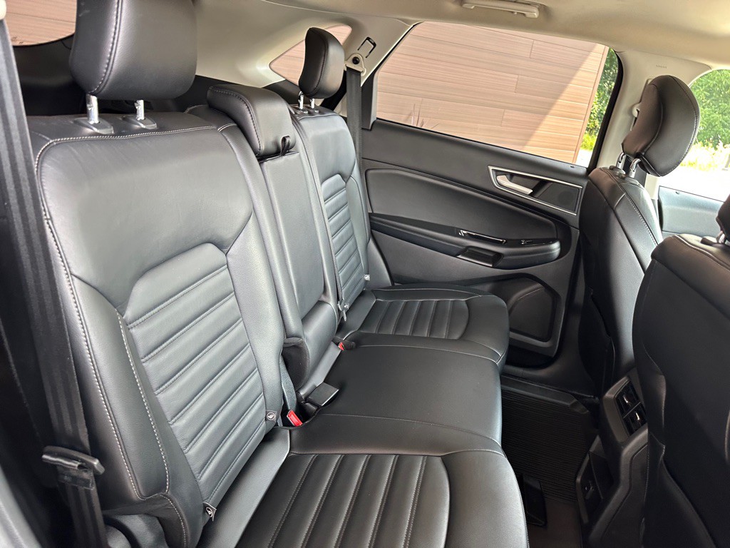2017 Ford Edge Image 15