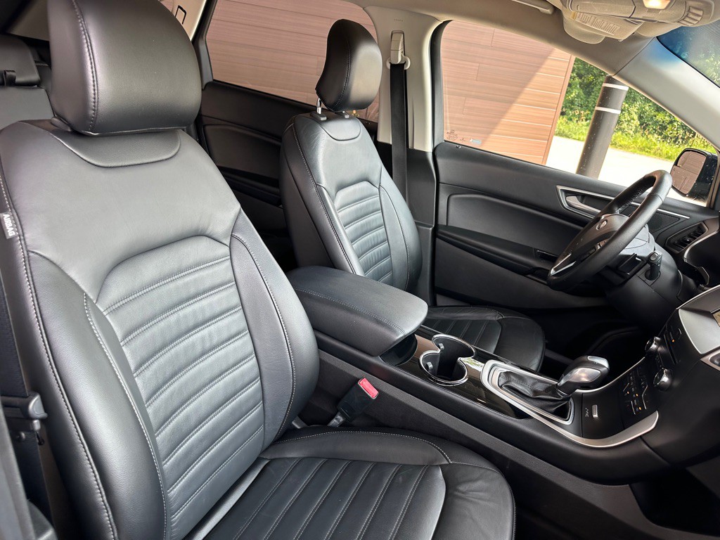 2017 Ford Edge Image 17