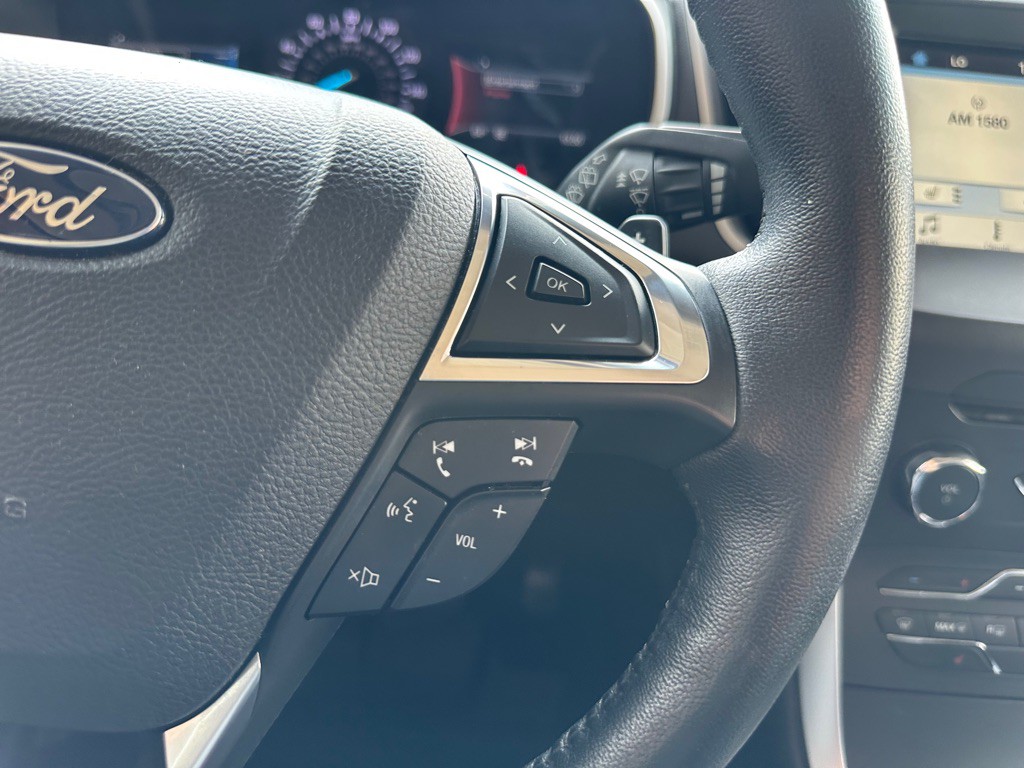 2017 Ford Edge Image 21