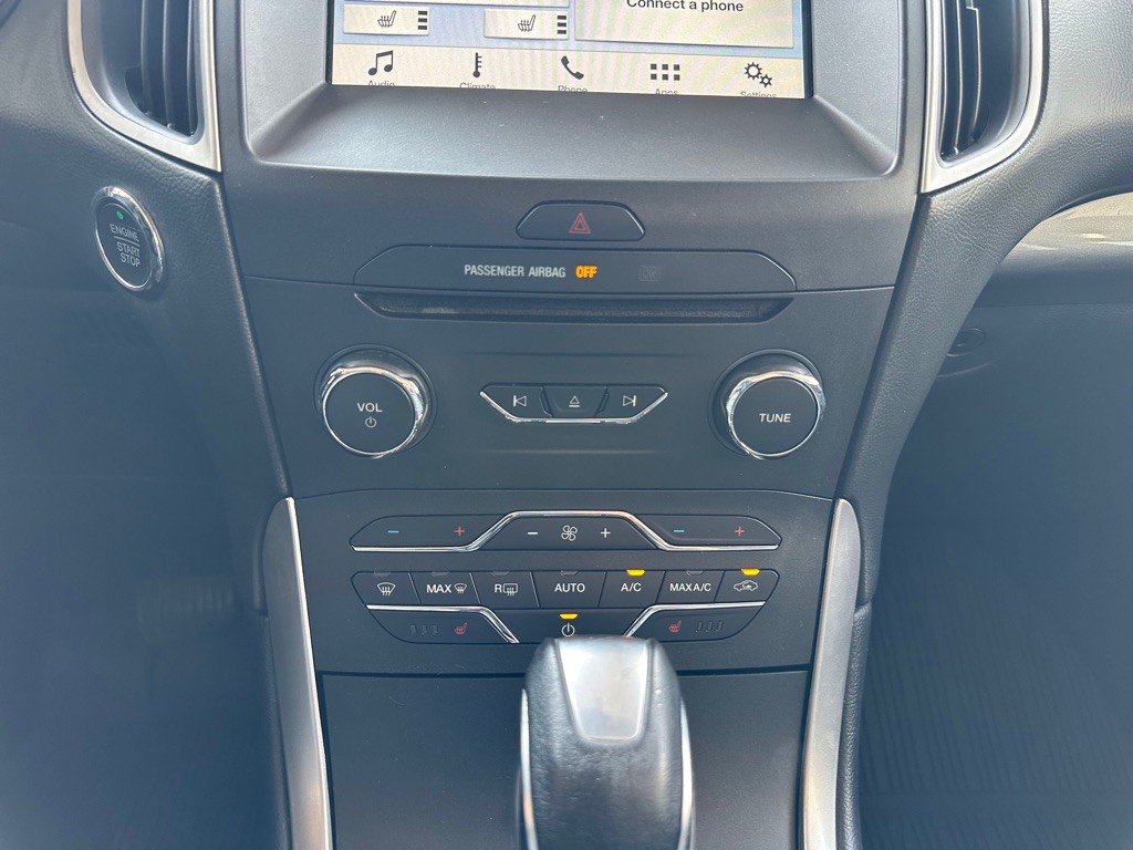 2017 Ford Edge Image 25