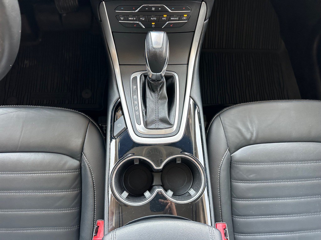 2017 Ford Edge Image 26