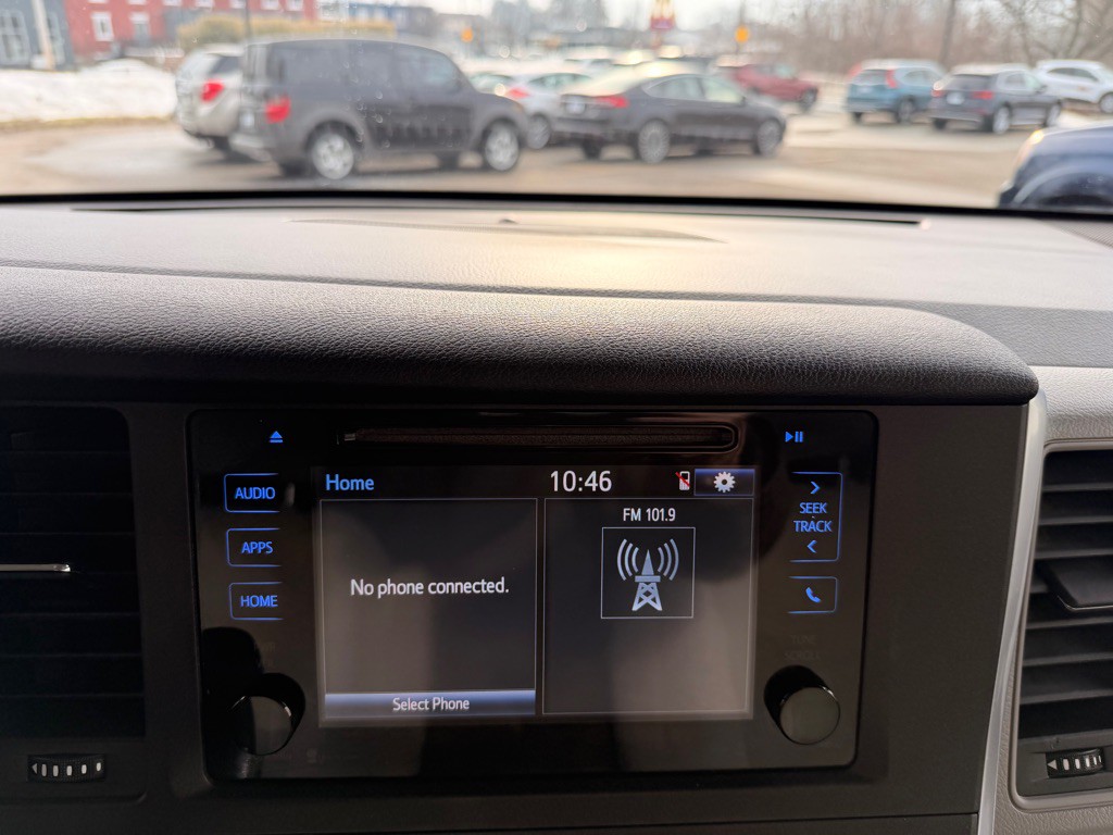 2015 Toyota Sienna Image 27