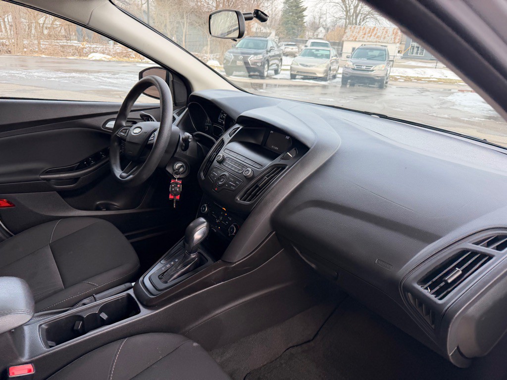 2018 Ford Focus Image 16