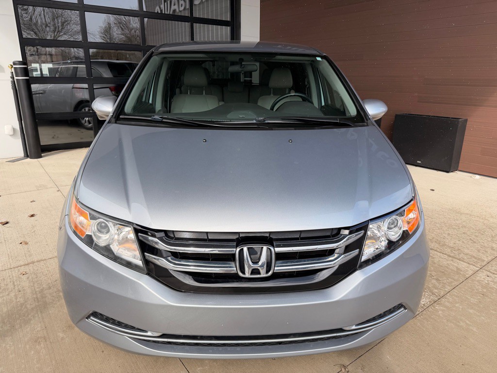 2016 Honda Odyssey Image 2