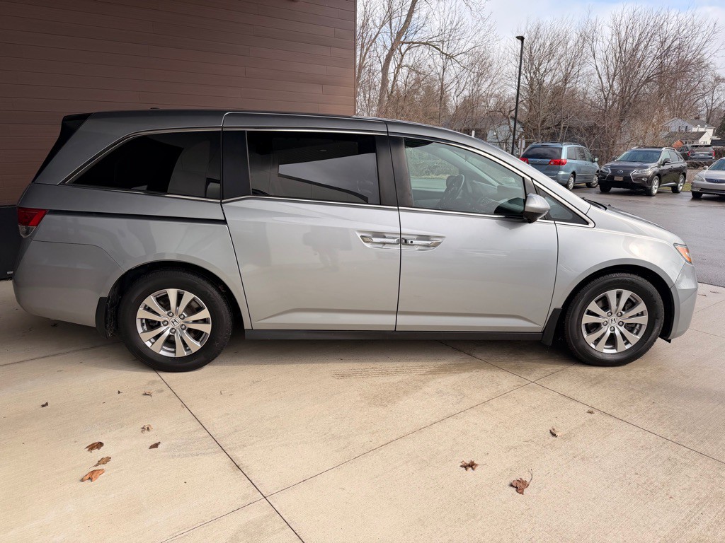 2016 Honda Odyssey Image 8