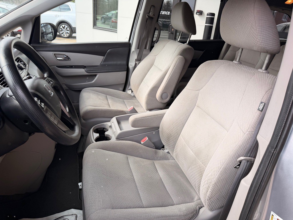 2016 Honda Odyssey Image 10