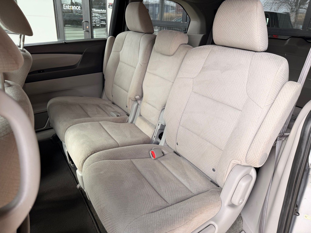 2016 Honda Odyssey Image 12
