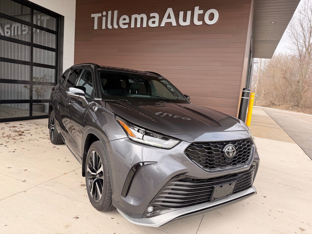 2021 Toyota Highlander Image 1