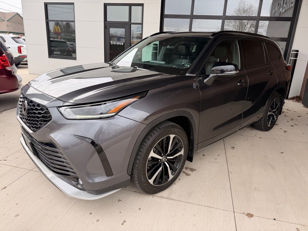 2021 Toyota Highlander Image 3
