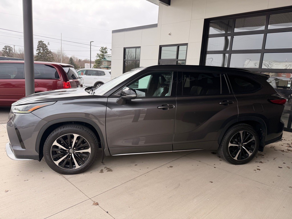 2021 Toyota Highlander Image 4