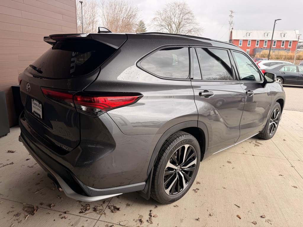 2021 Toyota Highlander Image 7