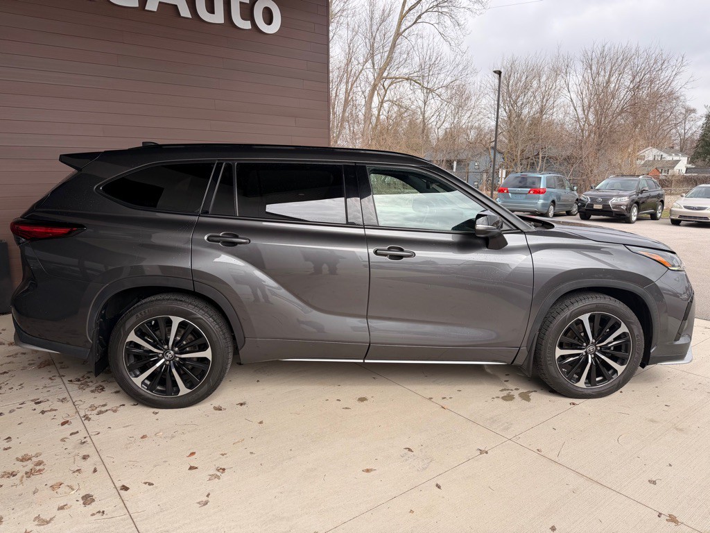 2021 Toyota Highlander Image 8