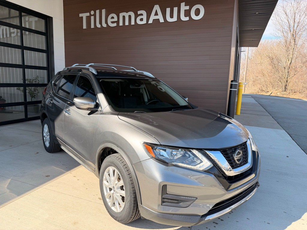 2019 Nissan Rogue Image 1