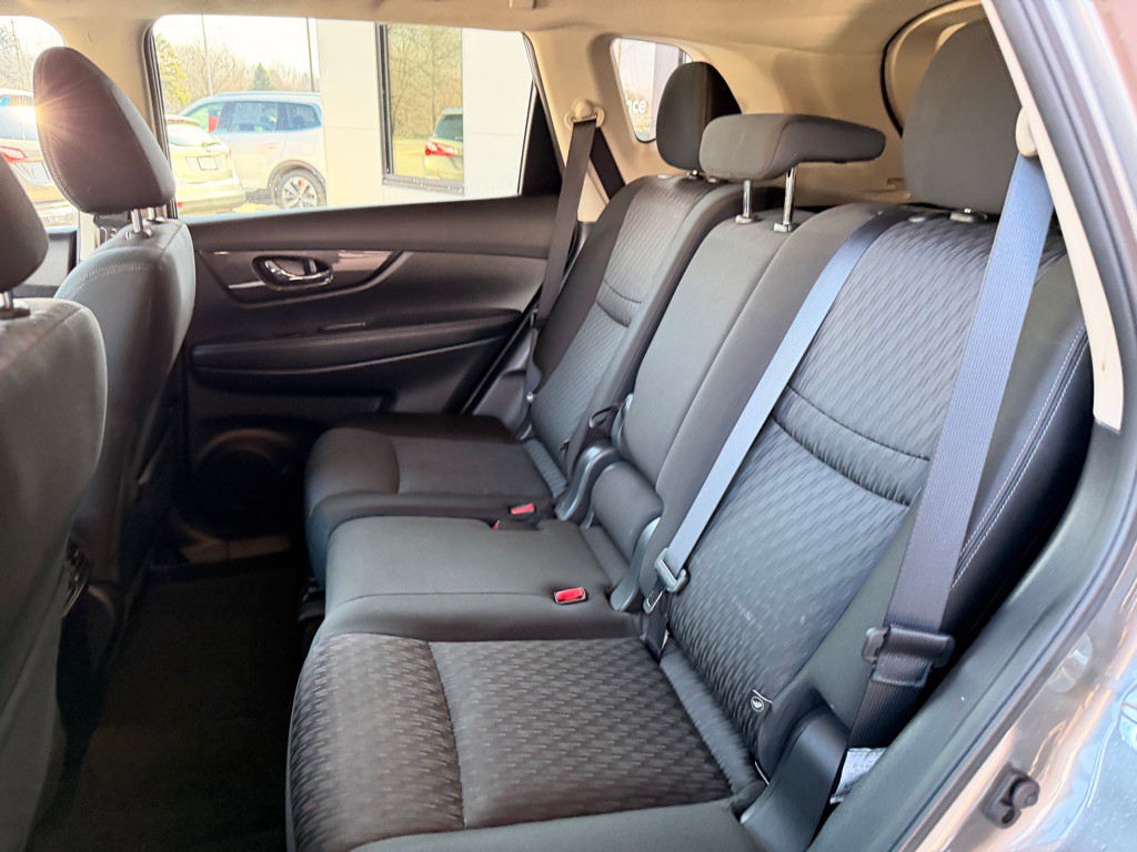 2019 Nissan Rogue Image 12