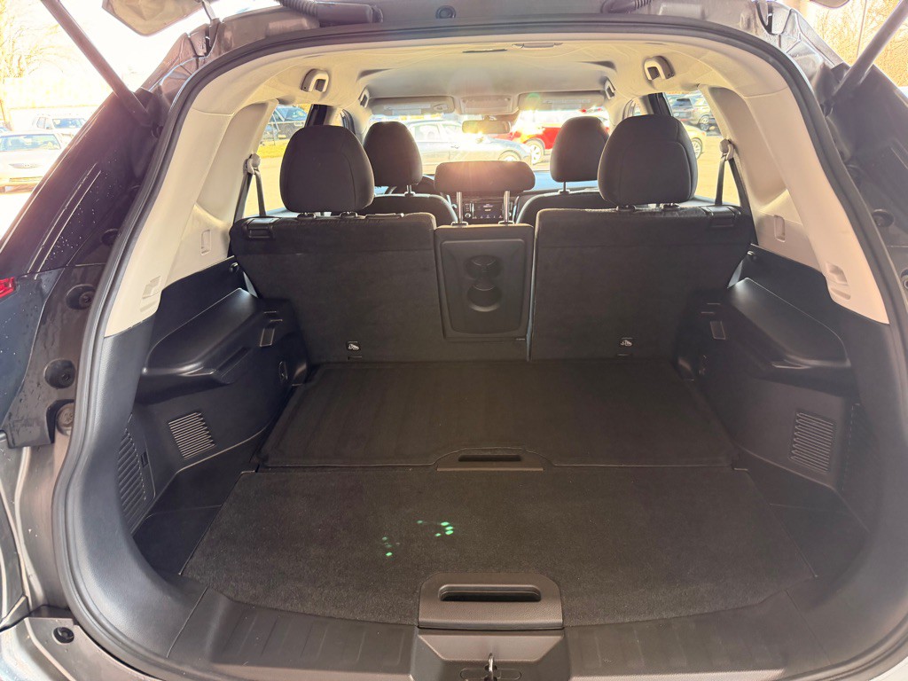 2019 Nissan Rogue Image 13