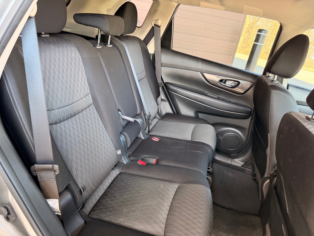 2019 Nissan Rogue Image 15